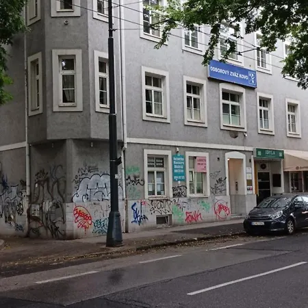 Central Apartman Δωμάτια σε οικογενειακή κατοικία